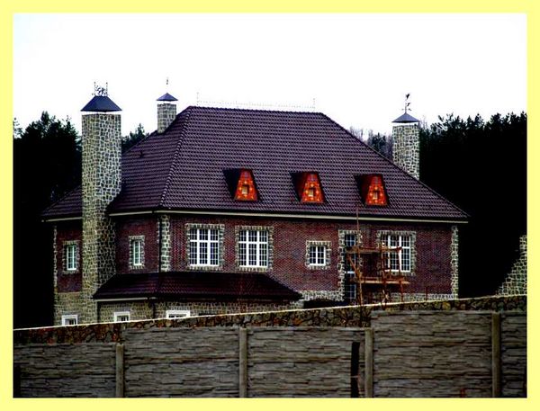 Четырехскатная крыша с балконом фото (четырехскатный, крыша, балкон, фото, крышу своими руками) Четырехскатная крыша с балконом фото