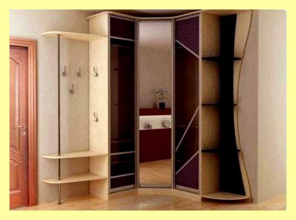 Шкафы купе в интерьере гостиной фото
