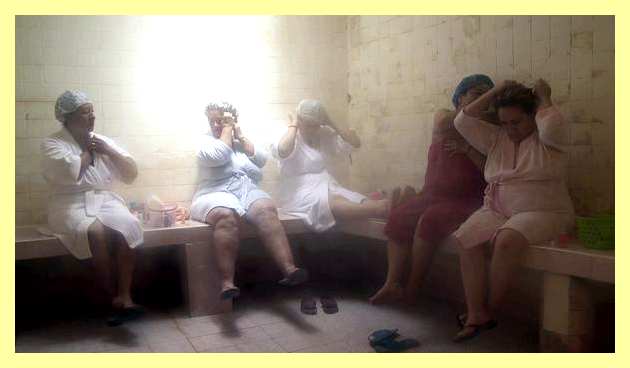 Японки в общественной бане